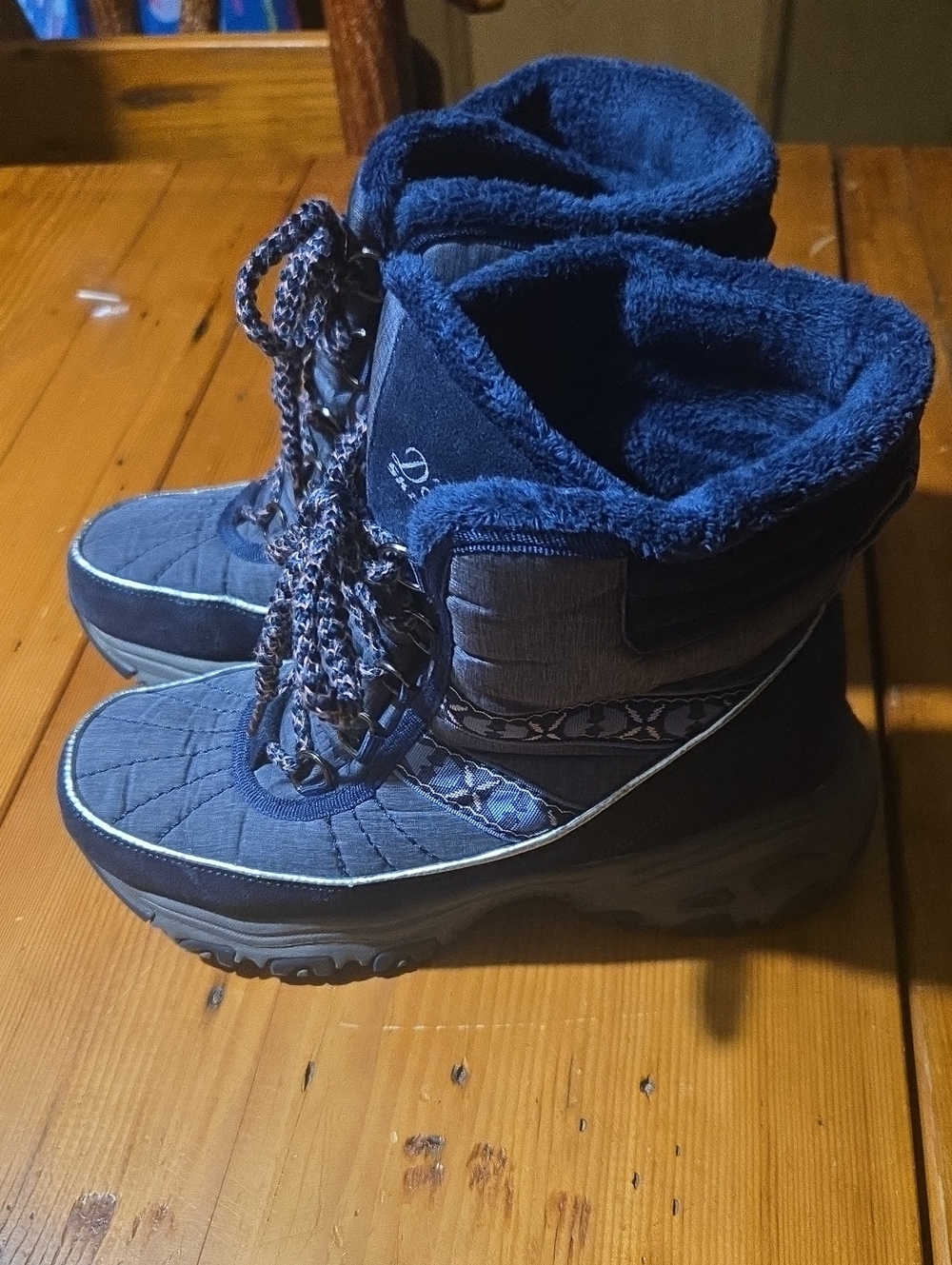 Skechers Navy Boots Soft Lined Sz 7.5